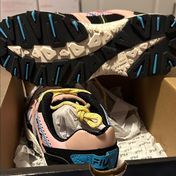 SZ 9.5 NWT Fila Women’s Grand Tier Trail Shoes - Picture 3 of 5